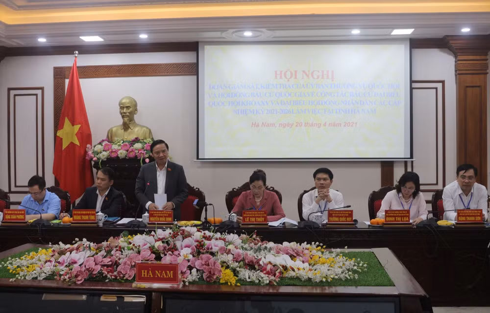 Phó Chủ tịch Quốc hội kiểm tra công tác chuẩn bị bầu cử tại Hà Nam ảnh 1