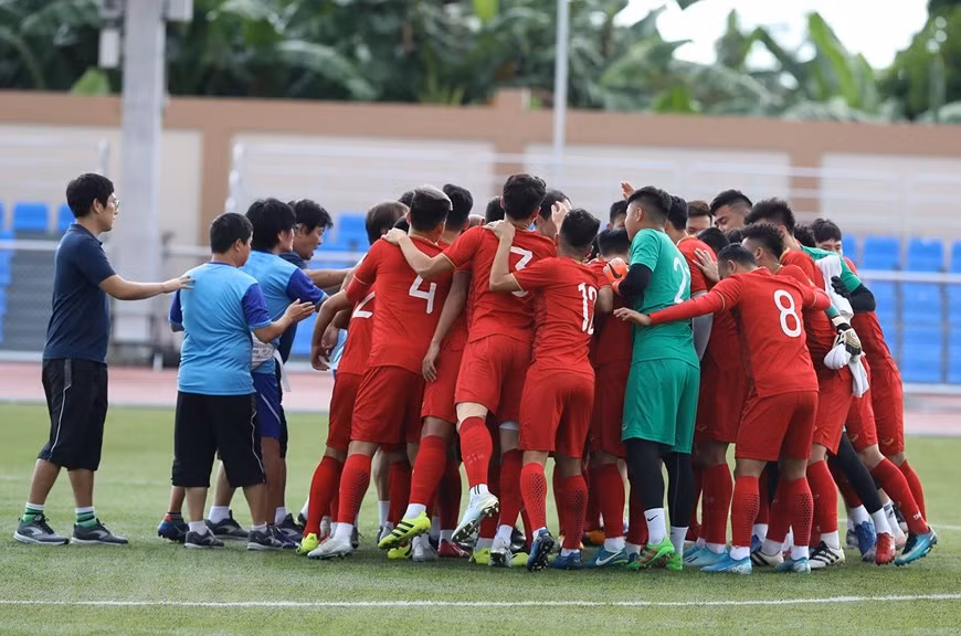 Bóng đá nam Việt Nam bắt đầu chinh phục 'giấc mơ vàng' SEA Games ảnh 1