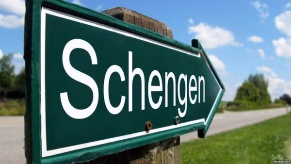 EU gia hạn kiểm soát biên giới khu vực Schengen thêm 3 tháng ảnh 1