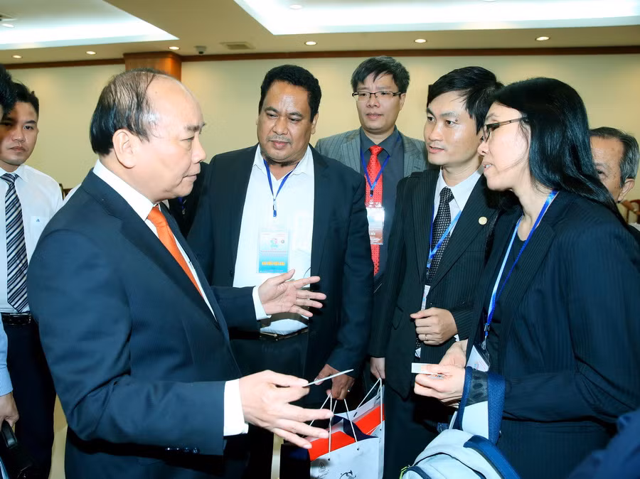 Thủ tướng Nguyễn Xuân Phúc gặp mặt trí thức Việt kiều tiêu biểu ảnh 2