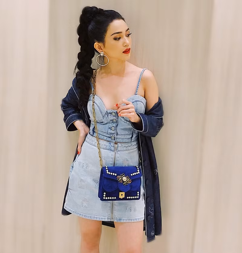Hồ Ngọc Hà và loạt sao “ướp lạnh” ngày hè với trang phục gợi cảm ảnh 5