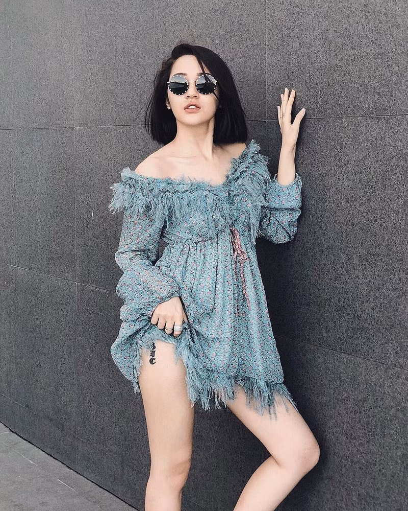 Hồ Ngọc Hà và loạt sao “ướp lạnh” ngày hè với trang phục gợi cảm ảnh 4