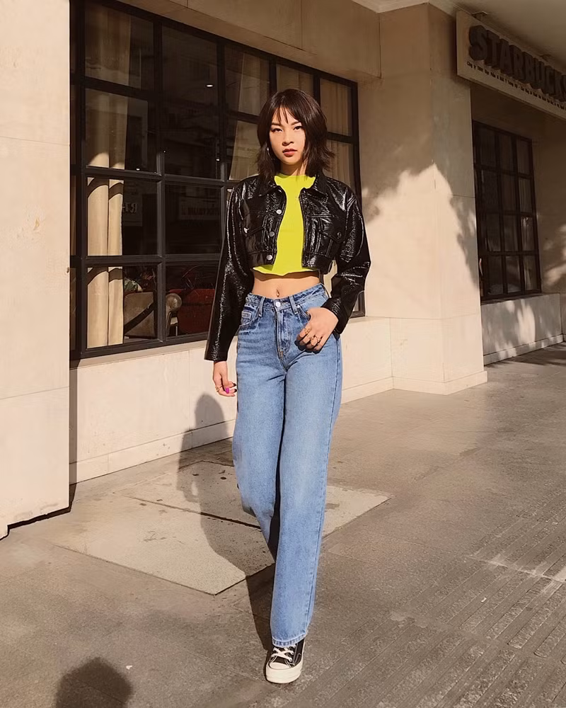 Hồ Ngọc Hà và loạt sao “ướp lạnh” ngày hè với trang phục gợi cảm ảnh 15