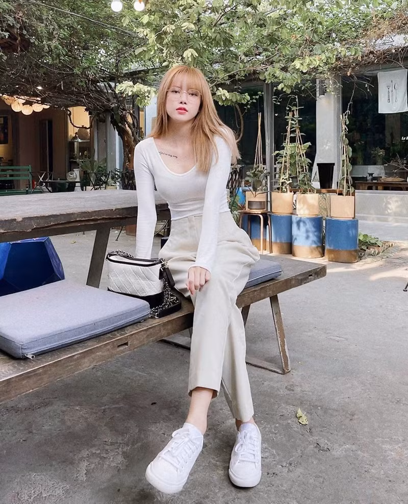 Tan chảy với street style "kẹo ngọt," ngập màu pastel của sao Việt ảnh 11