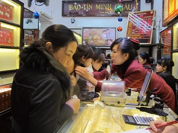 Hai thương hiệu vàng trong nước và tỷ giá trung tâm cùng bật tăng ảnh 1