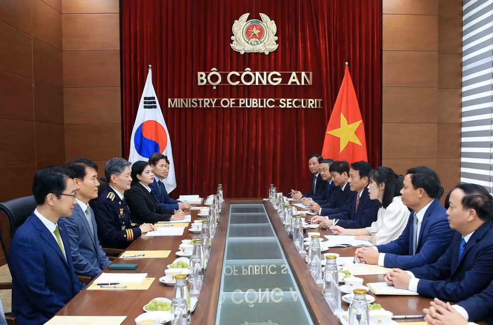 ttxvn_Bo cong an-canh sat han Quoc - Luong Tam Quang1.jpg