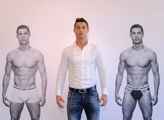 Người đẹp quần vợt bị hãng nội y "đá" vì không "hấp dẫn" bằng CR7 ảnh 2