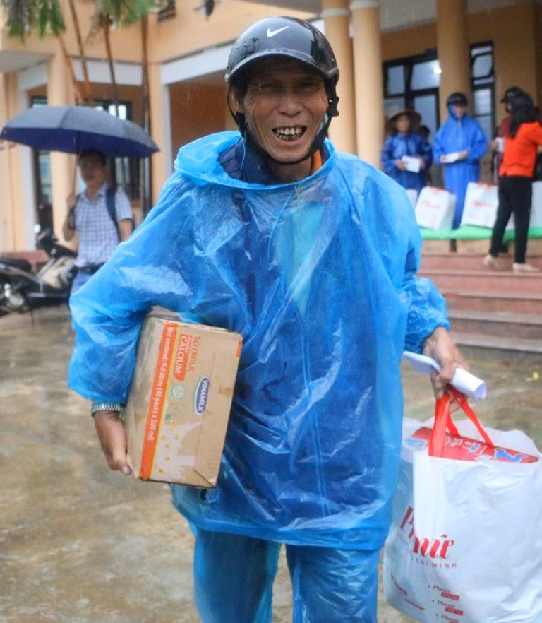 Người lao động Vinamilk ủng hộ 4 tỷ đồng hỗ trợ người dân vùng lũ ảnh 3