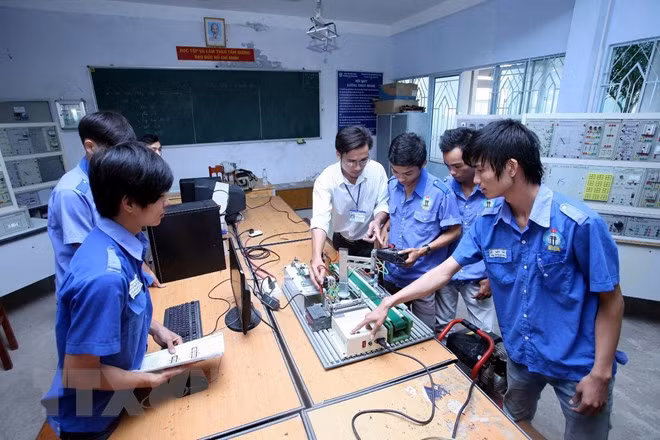 Gần 2.000 cơ sở dạy nghề nhưng vẫn "thừa thầy thiếu thợ" ảnh 2