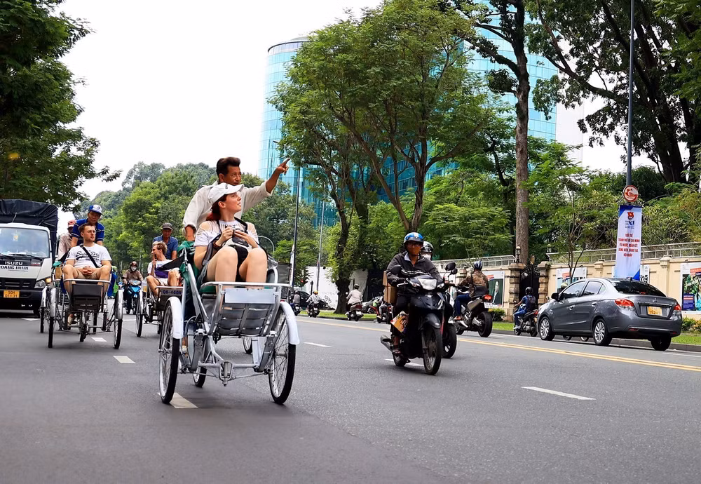 Năm 2023, Việt Nam đặt mục tiêu đón 8 triệu lượt khách quốc tế ảnh 1