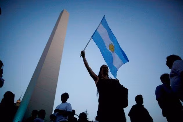 Ứng cử viên tổng thống Argentina đánh giá triển vọng kinh tế ảnh 1