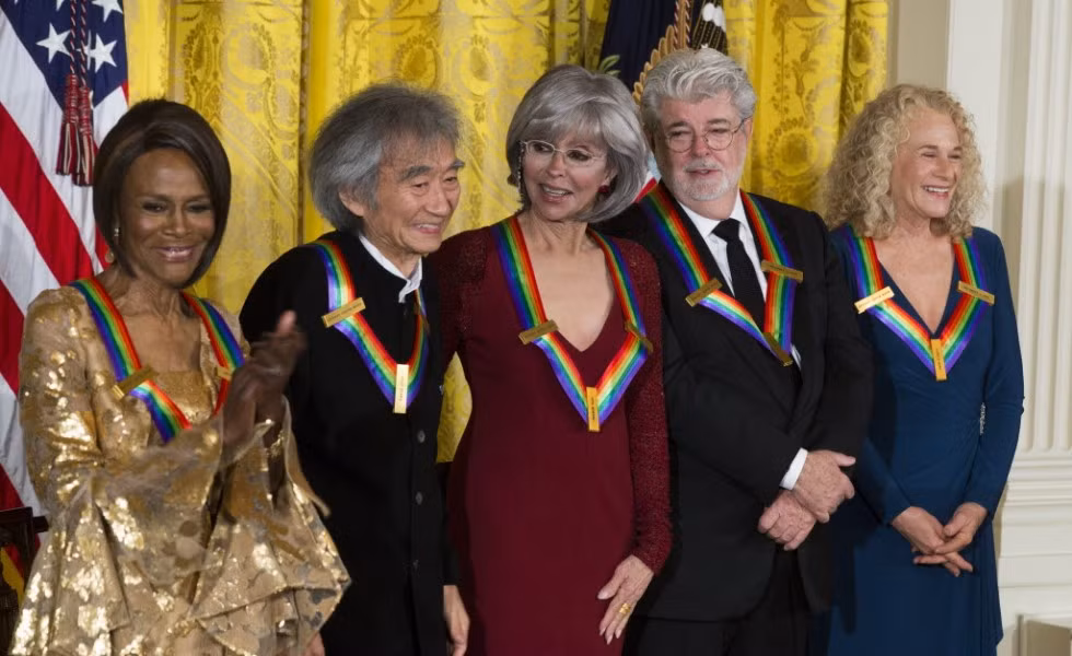 Tổng thống Obama ca ngợi 5 nghệ sỹ có đóng góp lớn cho nghệ thuật ảnh 1