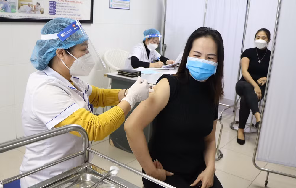 Công điện về thần tốc tiêm vaccine, đẩy mạnh các biện pháp phòng dịch ảnh 1