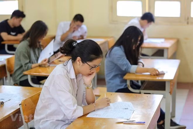 Thi THPT quốc gia 2020: Giảm độ khó trong đề thi tham khảo ảnh 2