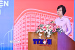 Đồng chí Vũ Việt Trang, Ủy viên Ban Thường vụ Đảng ủy các cơ quan Đảng Trung ương, Bí thư Đảng ủy, Tổng Giám đốc TTXVN, Phó Trưởng Ban Tuyên giáo và Dân vận Trung ương, Chủ tịch Liên Chi hội Nhà báo TTXVN trình bày báo cáo. (Ảnh: Minh Đức/TTXVN)