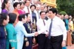 Chủ tịch nước Lương Cường với các đại biểu cán bộ Hội Khuyến học tiêu biểu toàn quốc. (Ảnh: Lâm Khánh/TTXVN)