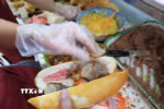 Bánh mỳ nhân pate, thịt nguội. (Ảnh: Hồng Đạt/TTXVN)