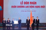 Tổng Bí thư Tô Lâm trao Huân chương Lao động hạng Nhất tặng Báo Nhân Dân. (Ảnh: Thống Nhất/TTXVN)