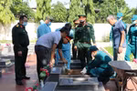 Lực lượng chức năng thực hiện khai quật, lấy mẫu hài cốt liệt sỹ tại các phần mộ chưa xác định thông tin tại Nghĩa trang liệt sỹ xã Cư Jút (tỉnh Lâm Đồng). (Ảnh: Nguyễn Huy Thành/TTXVN)
