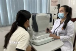 Trung tâm Y tế khu vực Bến Lức (Tây Ninh) vừa được đầu tư máy khám mắt mới. (Ảnh: Đức Hạnh/TTXVN)