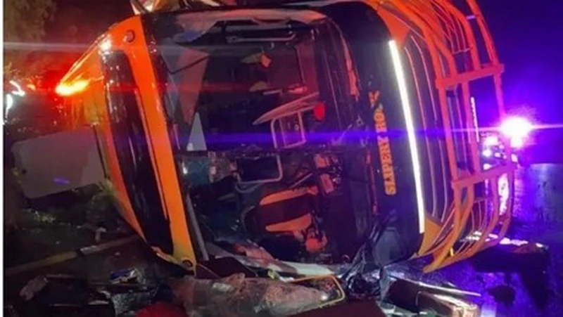 Bus overturned in South Africa, at least 3 people died, dozens were injured