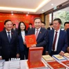 Chủ tịch Quốc hội Trần Thanh Mẫn dự Lễ giới thiệu bộ sách Luật được thông qua tại Kỳ họp thứ 10. (Ảnh: Doãn Tấn/TTXVN)