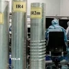 Kỹ thuật viên làm việc tại một cơ sở hạt nhân của Iran. (Ảnh: IRNA/TTXVN)