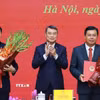 Thủ tướng Lê Minh Hưng trao Quyết định về việc điều động ông Nguyễn Tiến Hải, Ủy viên Trung ương Đảng, Bí thư Tỉnh ủy An Giang về công tác tại Bộ Nội vụ, giao Quyền Bộ trưởng Bộ Nội vụ và ông Nguyễn Hoài Anh, Ủy viên Trung ương Đảng, Chủ tịch Ủy ban Nhân dân tỉnh Thanh Hóa giữ chức Thứ trưởng Thường trực Bộ Dân tộc và Tôn giáo. (Ảnh: Dương Giang/TTXVN)