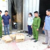 Công an tỉnh Bình Dương phát hiện hơn 11 tấn thực phẩm đông lạnh không rõ nguồn gốc. (Ảnh: TTXVN phát)