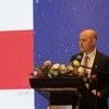 Ông Denzel Eades, Chủ tịch Hiệp hội Doanh nghiệp Anh Quốc tại Việt Nam, phát biểu khai mạc Hội nghị. (Ảnh: Hứa Chung/TTXVN)