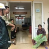 53 hộ dân phường Cửa Lò (Nghệ An) đã được đưa đến các điểm tránh trú tập trung như trường học, nhà văn hóa. (Ảnh: Văn Tý/TTXVN)