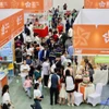 Khách tham quan Hội chợ mùa Thu. (Ảnh: PV/Vietnam+)