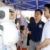 Trải nghiệm robot Anbi tại Ngày hội 'Thanh niên Bắc Giang-Đổi mới sáng tạo thời đại số.' (Ảnh minh họa: Đồng Thúy/TTXVN)