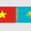 Quốc kỳ Việt Nam và Kazakhstan. (Nguồn: Vietnam+)