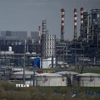 Nhà máy lọc dầu của công ty Gazprom ở ngoại ô Moskva, Nga. (Ảnh: AFP/TTXVN)