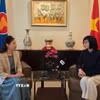 Đại sứ Tôn Thị Ngọc Hương (phải), Trưởng Phái đoàn đại diện thường trực Việt Nam tại ASEAN, trả lời phỏng vấn của TTXVN. (Ảnh: Minh Thái/TTXVN)