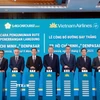 Tổng Bí thư Tô Lâm và các đại biểu thực hiện nghi thức khai trương đường bay thẳng Thành phố Hồ Chí Minh-Denpasar của Vietnam Airlines. (Ảnh: Thống Nhất/TTXVN)