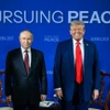 Tổng thống Mỹ Donald Trump (phải) và Tổng thống Nga Vladimir Putin tại cuộc gặp ở Alaska. (Nguồn: Nhà Trắng)