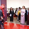 Phu nhân Tổng Bí thư, bà Ngô Phương Ly và Tổng Giám đốc UNESCO Audrey Azoulay thăm Bảo tàng Phụ nữ Việt Nam. (Ảnh: Minh Đức/TTXVN)