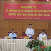 Phó Chủ tịch Quốc hội Nguyễn Hồng Diên phát biểu chỉ đạo tại buổi làm việc. (Ảnh: Hương Thu/TTXVN)