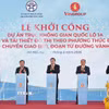 Chủ tịch Quốc hội Trần Thanh Mẫn và đại biểu thực hiện nghi thức phát lệnh khởi công Dự án trục không gian Quốc lộ 1A. (Ảnh: Doãn Tấn/TTXVN)