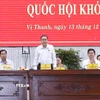 Chủ tịch Quốc hội Trần Thanh Mẫn và đại biểu Quốc hội tiếp xúc cử tri sau Kỳ họp thứ 10 tại thành phố Cần Thơ. (Ảnh: Doãn Tấn/TTXVN)