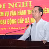 Trưởng Ban Tổ chức Tỉnh ủy Bạc Liêu Hồ Thanh Thủy triển khai các quyết định thành lập Ban trù bị chuẩn bị vận hành thử nghiệm các xã, phường mới. (Ảnh: Chanh Đa/TTXVN)