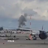 Khói bốc lên sau một vụ tấn công tên lửa nhằm vào sân bay quốc tế Ben Gurion ở Tel Aviv, Israel. (Ảnh: THX/TTXVN)