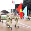 Các chiến sỹ lực lượng gìn giữ hòa bình Liên hợp quốc của Việt Nam hành quân ra vị trí xuất quân. (Ảnh: Xuân Khu/TTXVN)