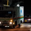Xe cứu thương chuyển nạn nhân bị thương trong vụ rơi máy bay quân sự tới bệnh viện ở Bogota, Colombia, ngày 23/3/2026. (Ảnh: THX/TTXVN)