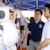 Trải nghiệm robot Anbi tại Ngày hội 'Thanh niên Bắc Giang-Đổi mới sáng tạo thời đại số.' (Ảnh: Đồng Thúy/TTXVN)
