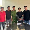 Công an phường An Tịnh (Tây Ninh) tạm giữ đối tượng Huỳnh Văn Hiếu. (Ảnh: TTXVN phát)