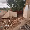 Cảnh đổ nát tại trung tâm y tế ở El Fasher, Bắc Darfur, Sudan sau một vụ tấn công. (Ảnh: THX/TTXVN)