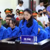 Bị cáo Nguyễn Hồng Nhung (sinh năm 2005, ở quận Tây Hồ, Hà Nội) khai báo trước tòa. (Ảnh: Phạm Kiên/TTXVN)